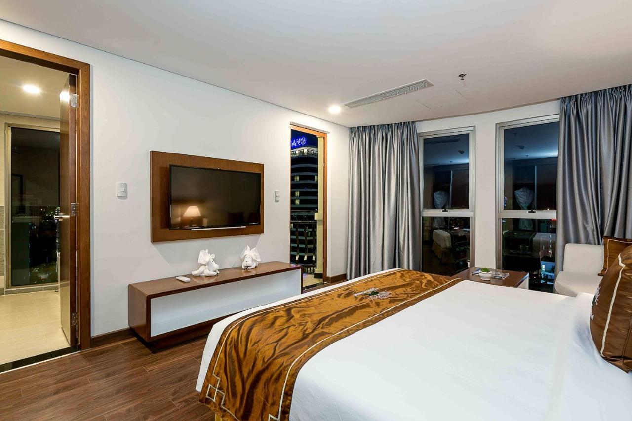 Tamarind Danang Beach Hotel Exterior photo