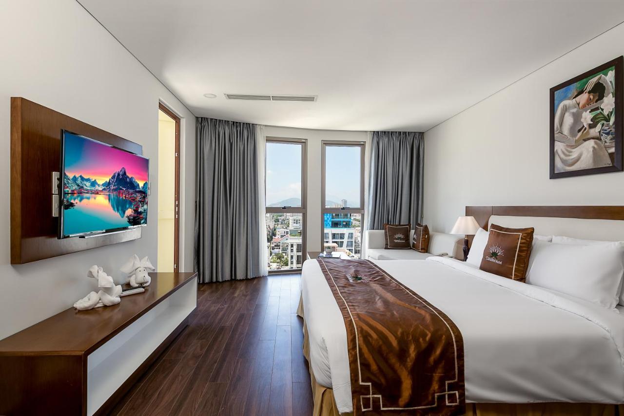 Tamarind Danang Beach Hotel Exterior photo