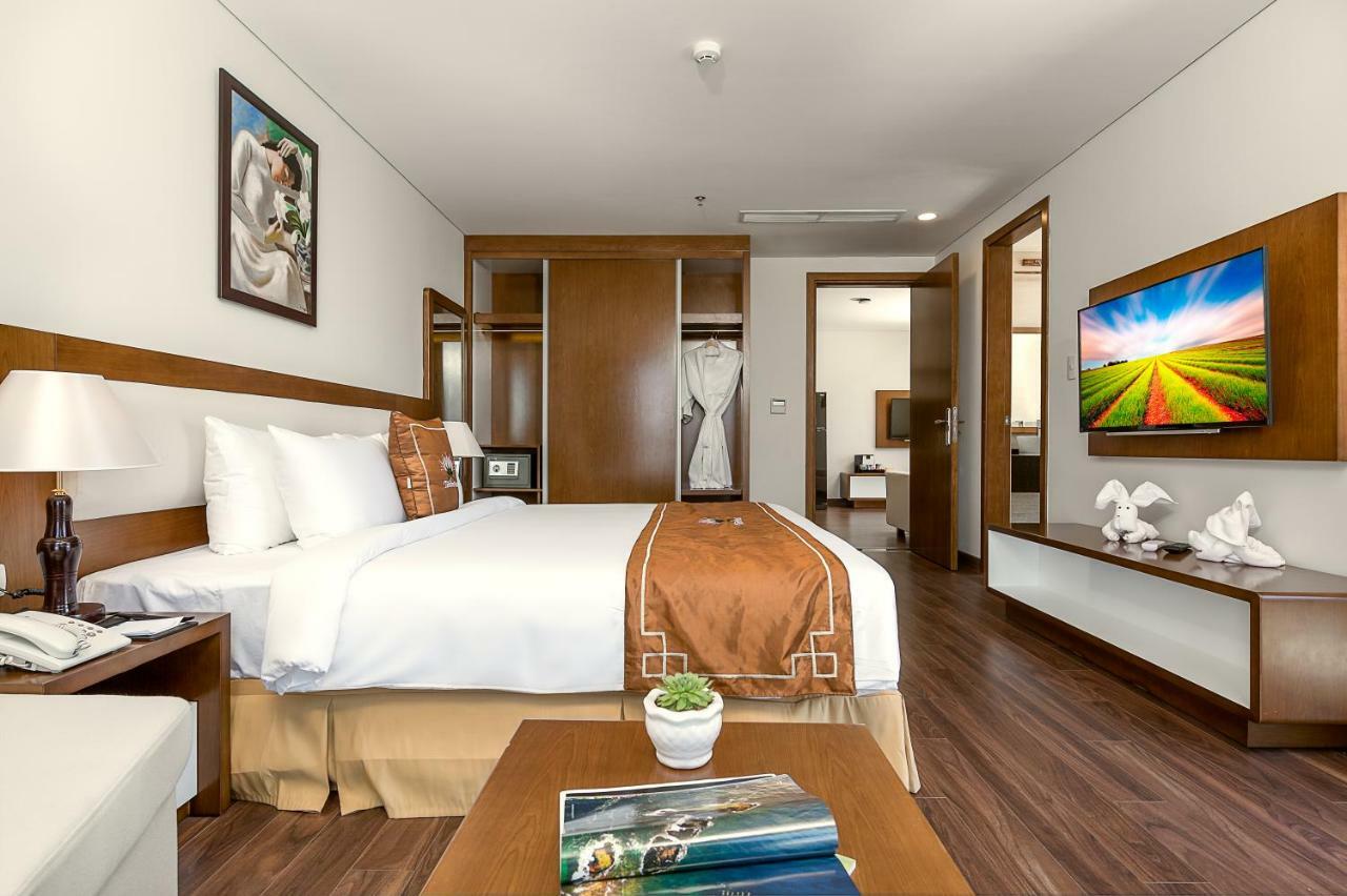 Tamarind Danang Beach Hotel Exterior photo