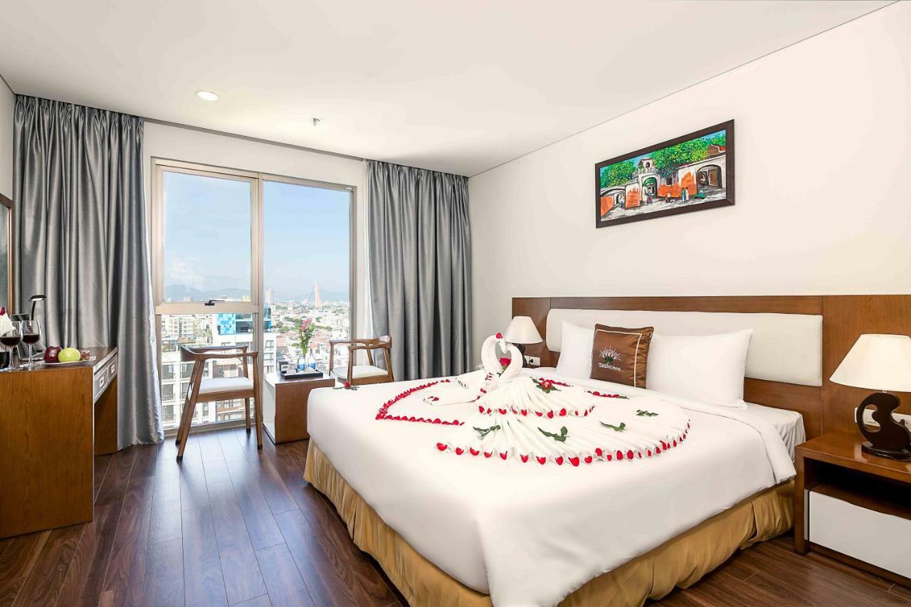 Tamarind Danang Beach Hotel Exterior photo